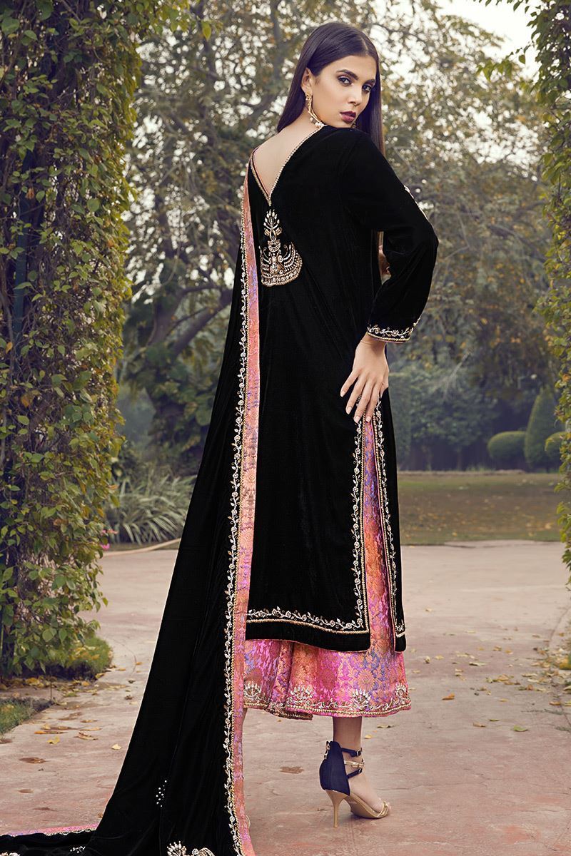 Picture of Black and gold