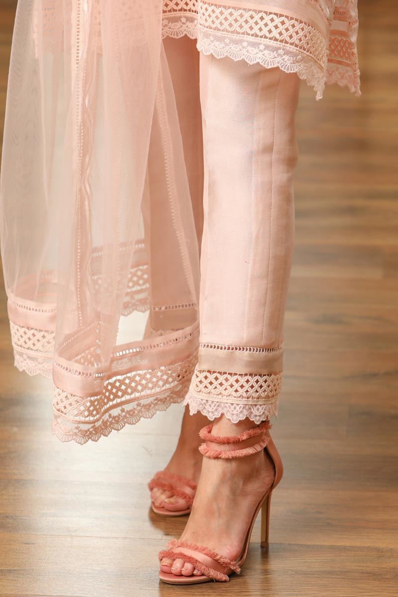 Picture of Trellis organza pink