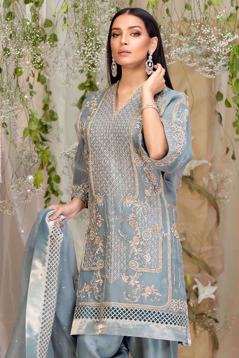 Picture of Tissue organza box cut with Pants