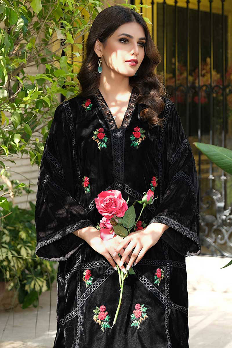 Picture of Red Roses On Velvet