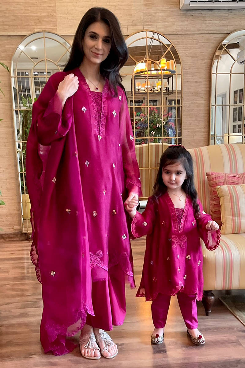 Picture of Multi Bow Long Magenta