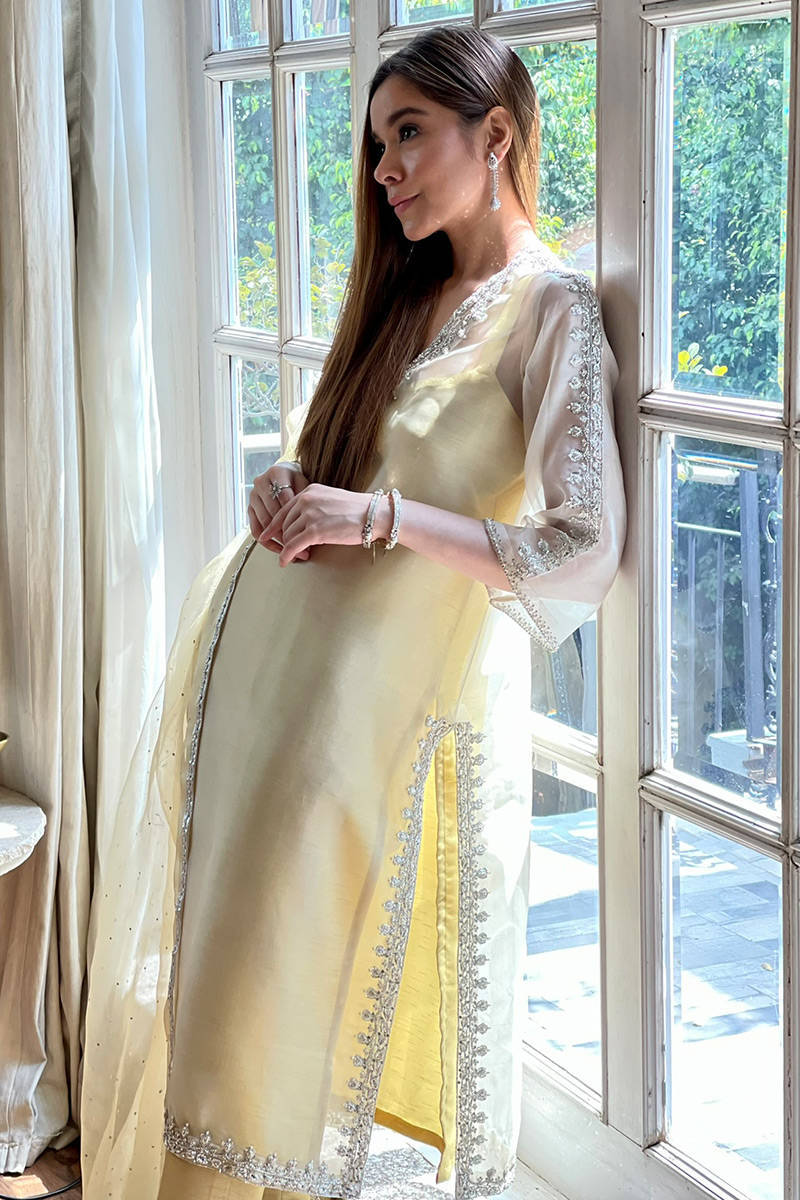 Picture of Lemon Sparkle with Pants