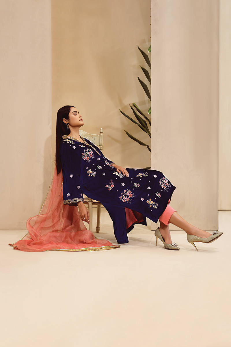 Picture of Confetti Velvet Phiran With Pants