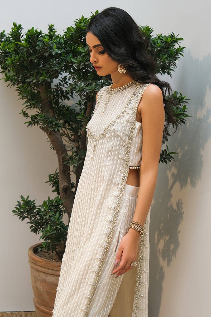 Picture of Nijah Gold with Pants