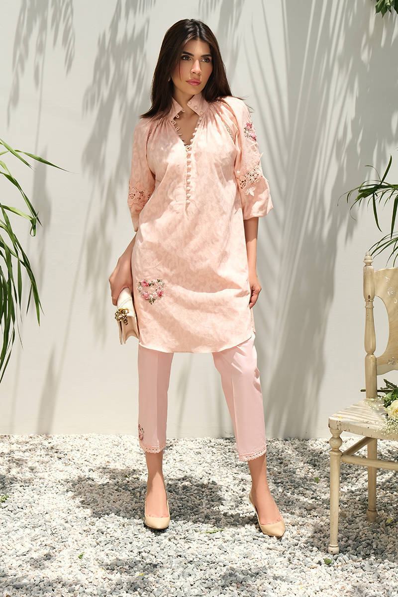 Picture of Rose Heart With Pants