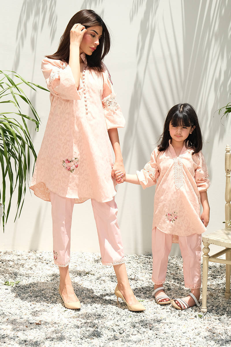 Picture of Pink Rose Heart Kid