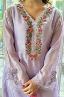 Picture of Roses And Bow Lilac With Pants