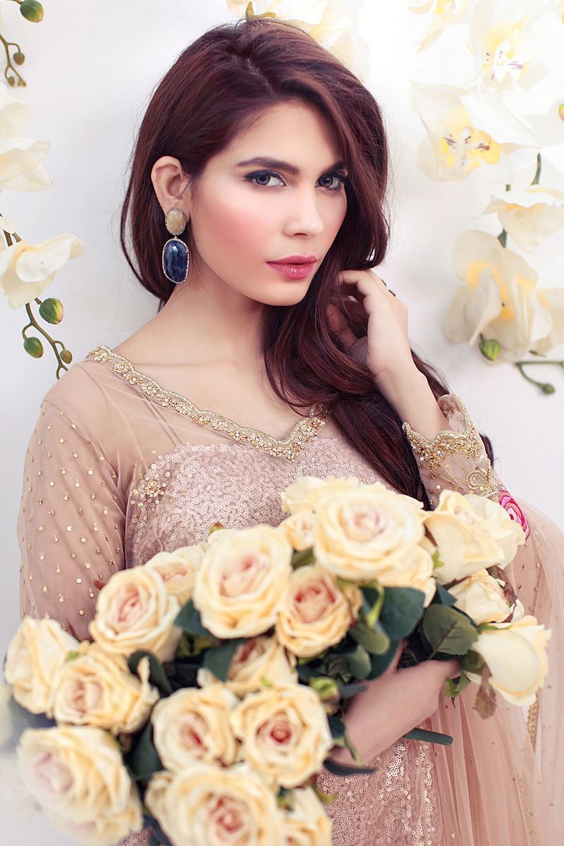 Picture of Peach and roses full suit