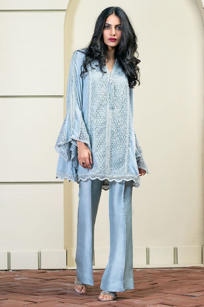 Picture of Box sleeves on velvet