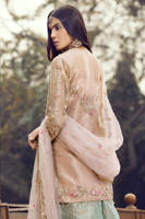 Picture of Pink rose on gold