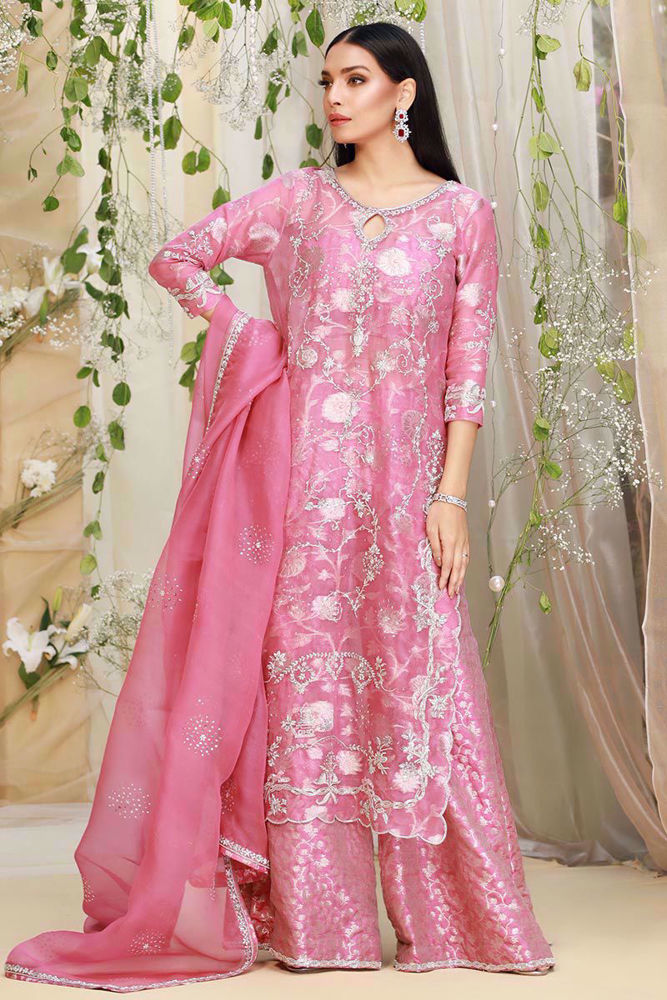 Picture of Frosty silver on embossed tissue