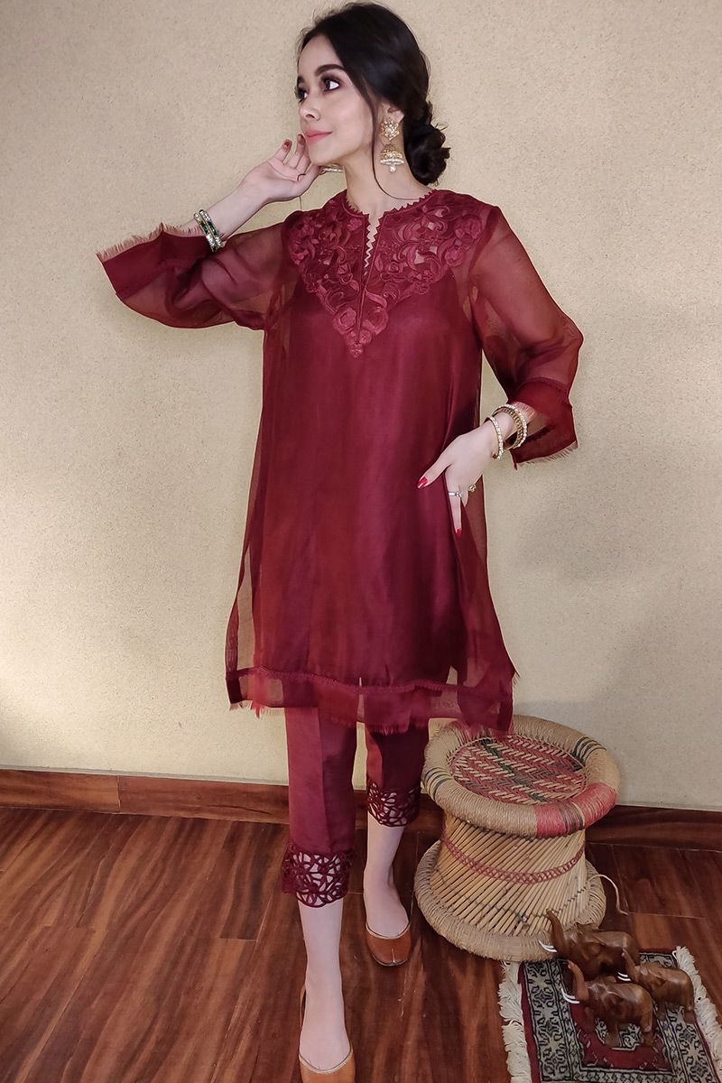 Picture of Cutwork Basic - Maroon