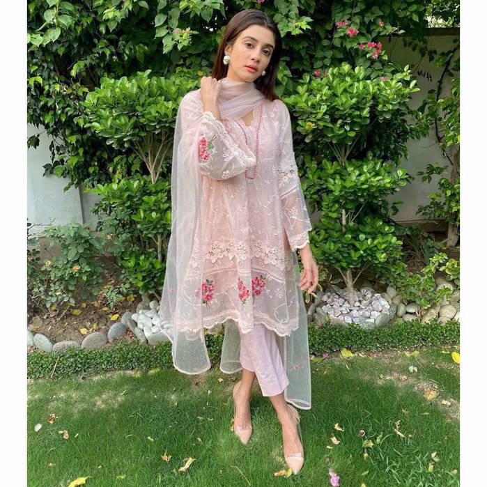 Picture of Mehek Rizvi in Floral Bunches