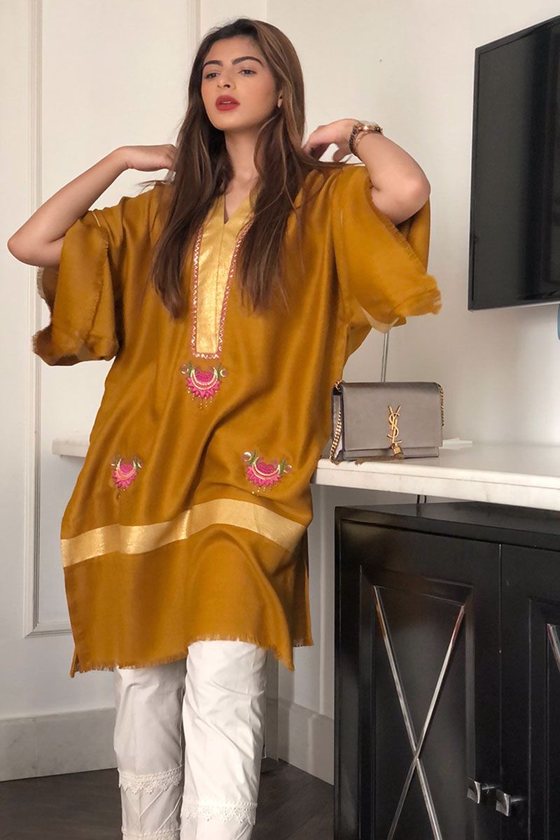 Picture of Lotus shawl shirt