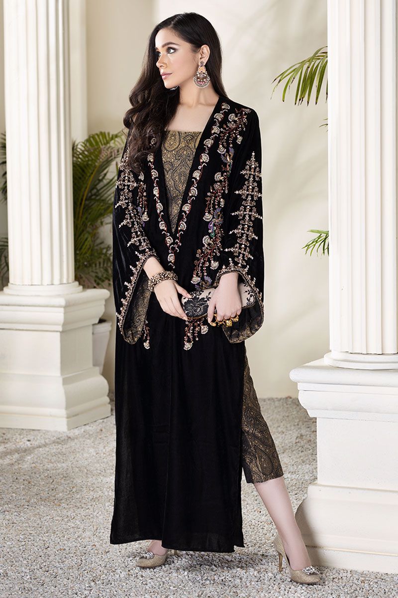 Picture of Antique bail on velvet with pants