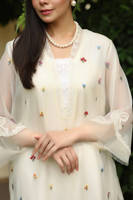 Picture of Multi Bow White with Slip