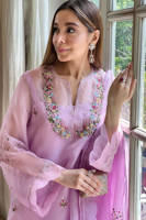 Picture of Blossoming Lylic with Pants