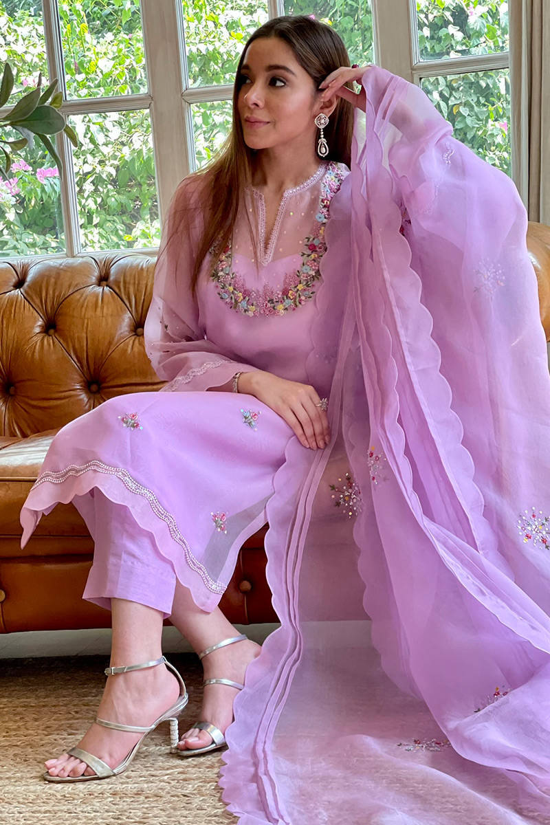 Picture of Blossoming Lylic with Pants