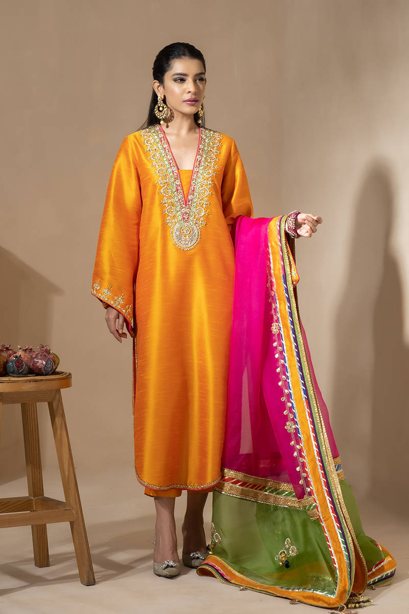 Picture of Mari Gold Shirt with pants