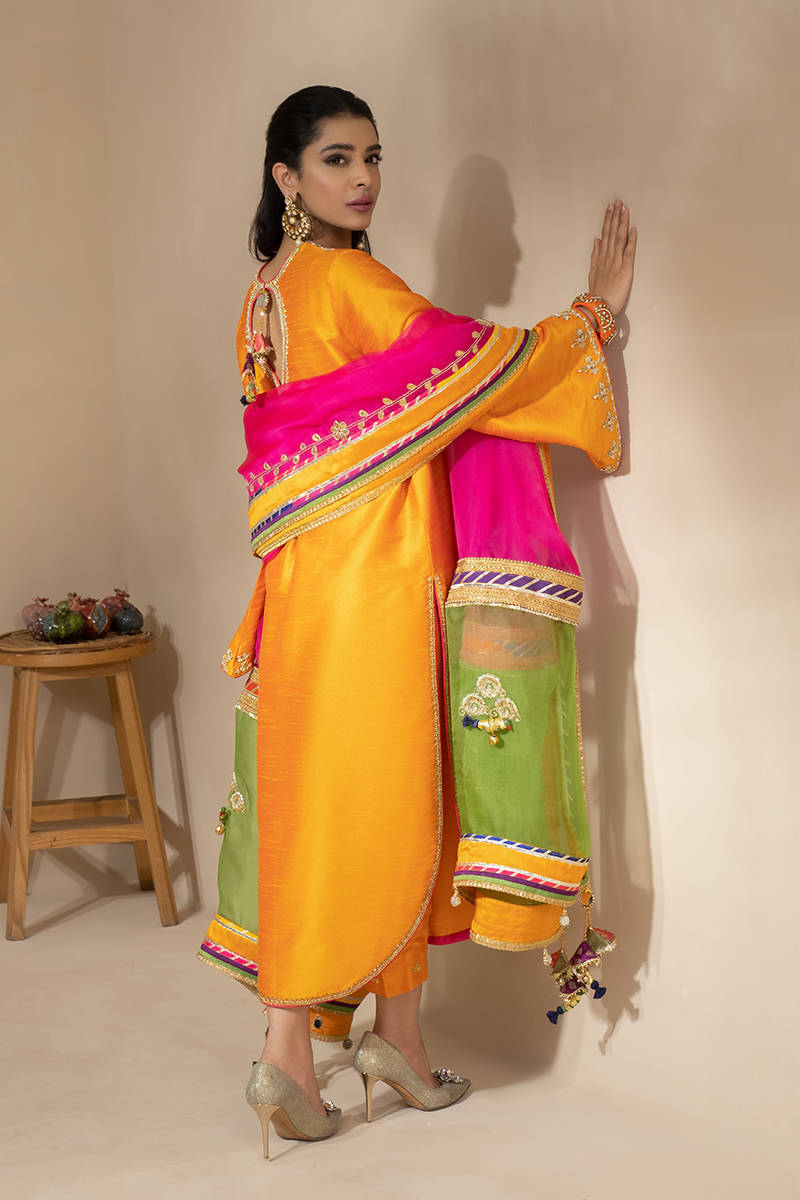 Picture of Mari Gold Shirt with pants