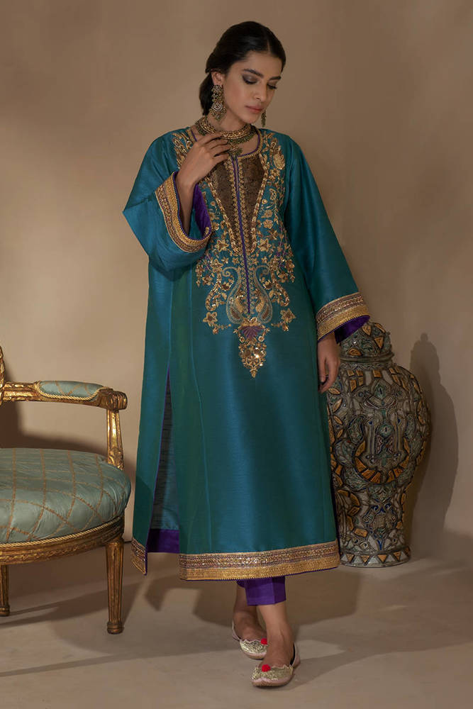 Picture of Antique Gold With Pants