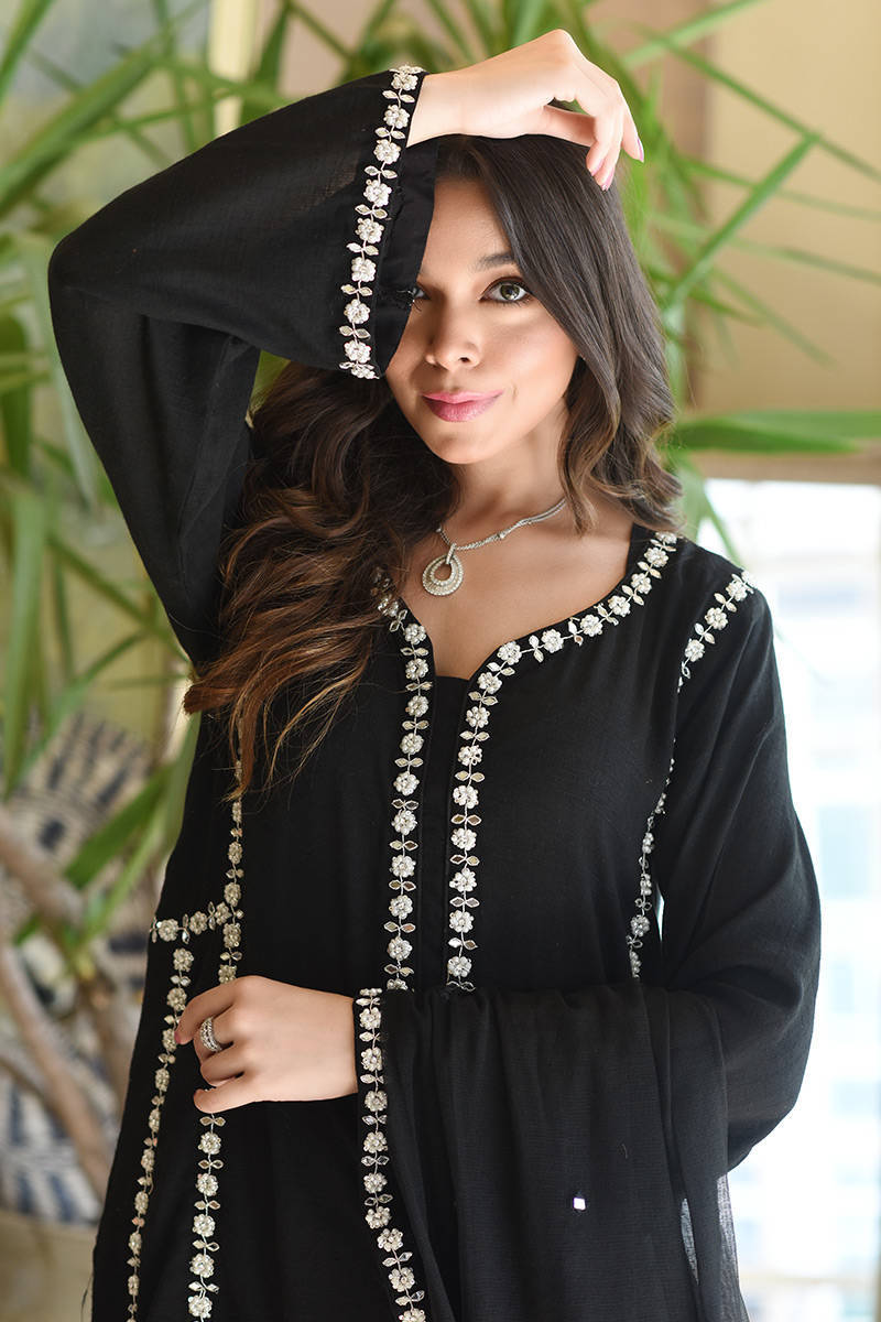 Picture of Black Mirrored Tribal