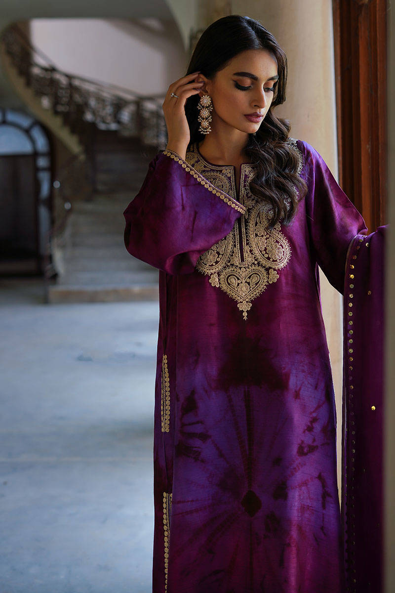 Picture of Gold Forest Burgundy with Pants