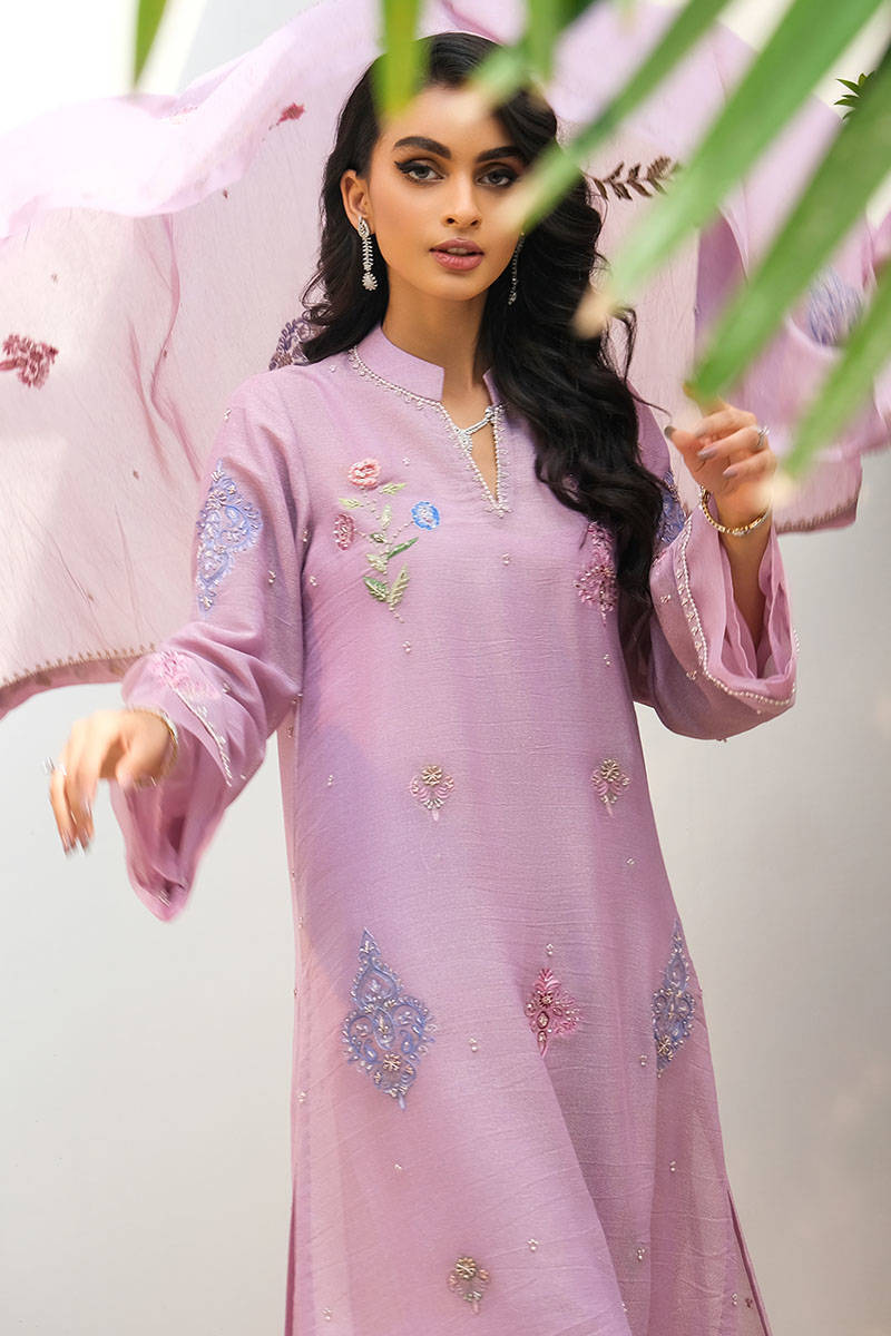 Picture of Lylic Paisley with Pants