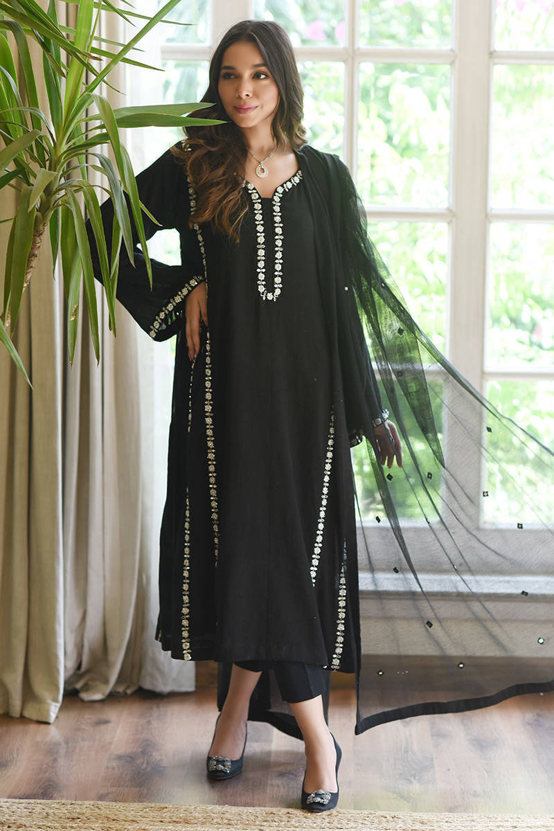 Picture of Black Mirrored Tribal