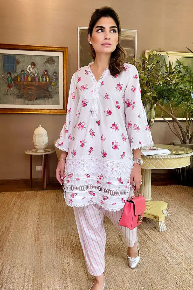 Picture of White Rose (Basic) With Shalwar