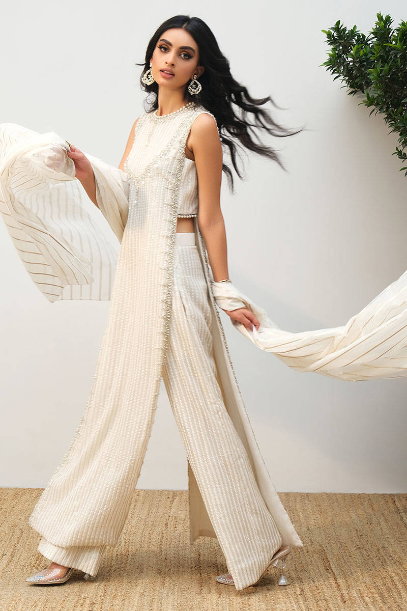 Picture of Nijah Gold with Pants