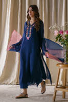 Picture of Rose and Bows With Pants