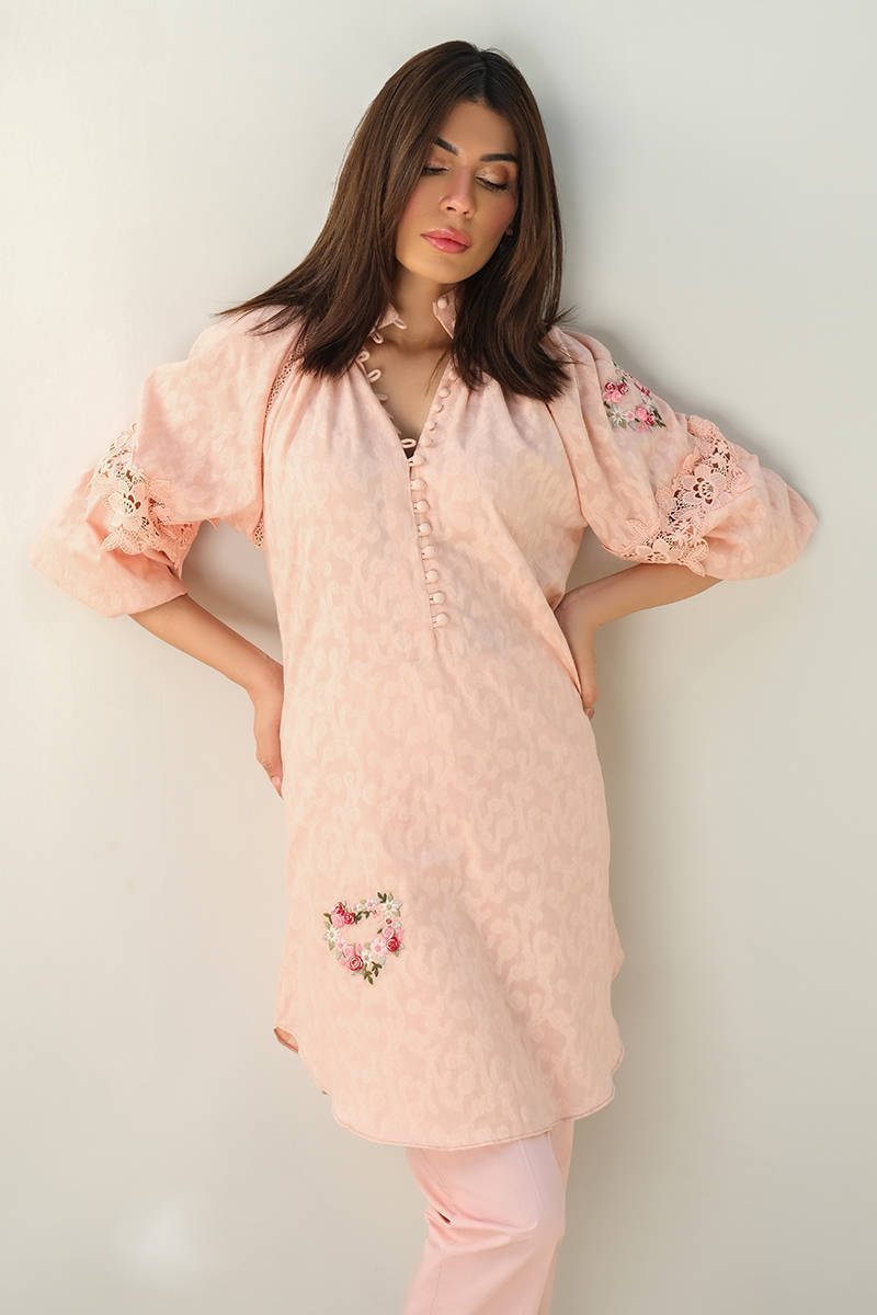 Picture of Rose Heart With Pants