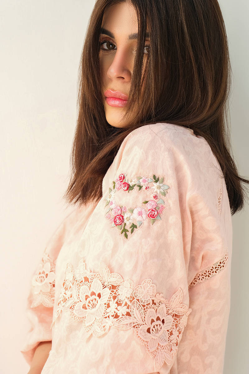 Picture of Rose Heart With Pants