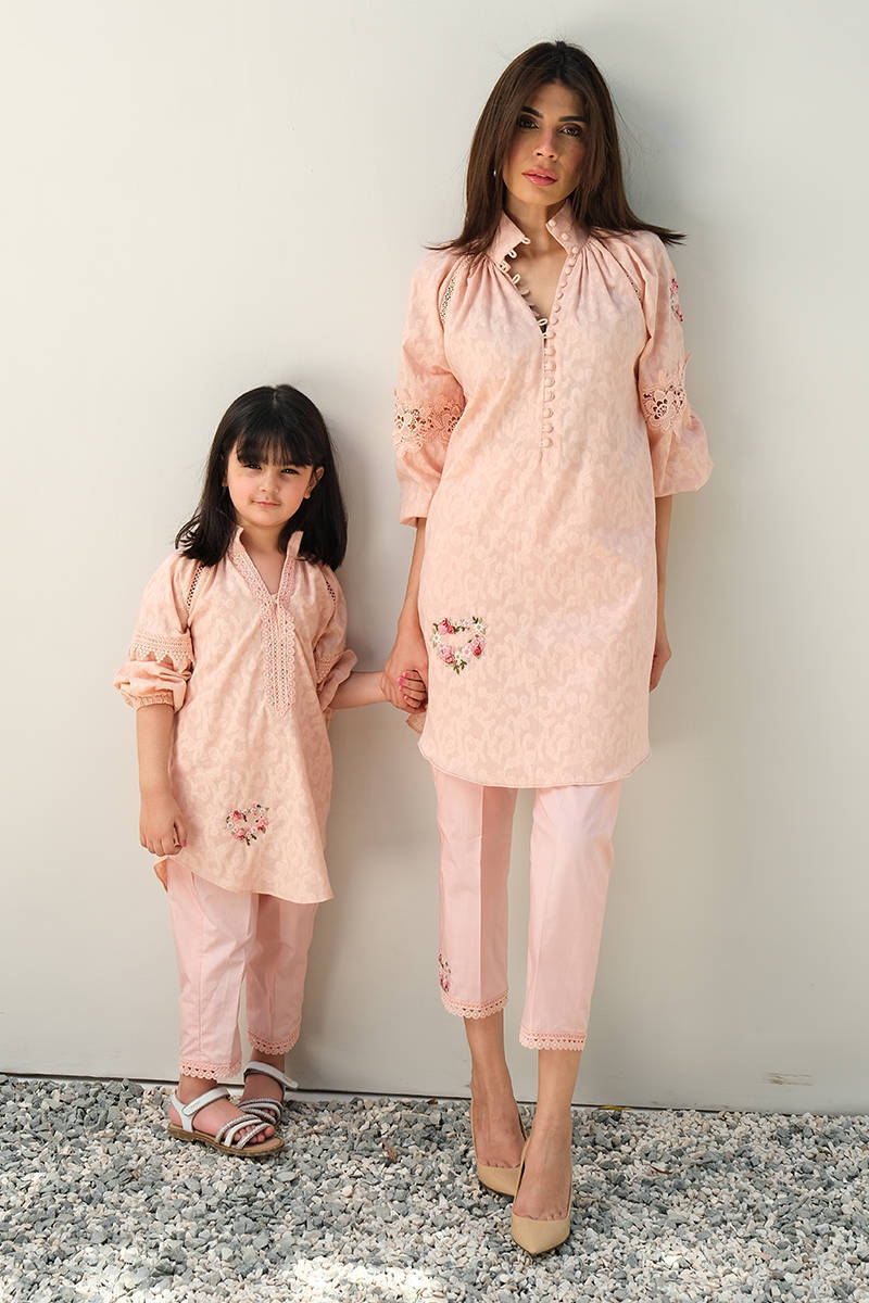 Picture of Rose Heart With Pants