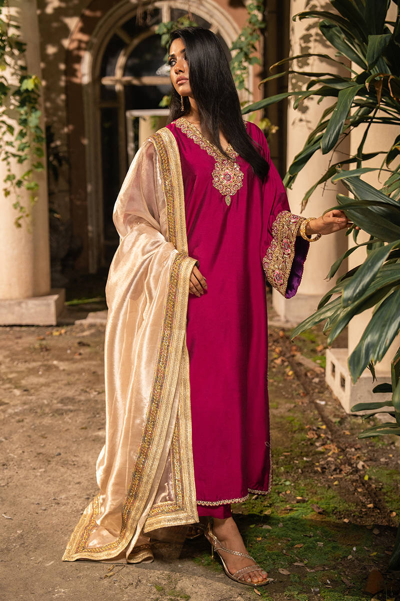 Picture of Karmazi With Pants