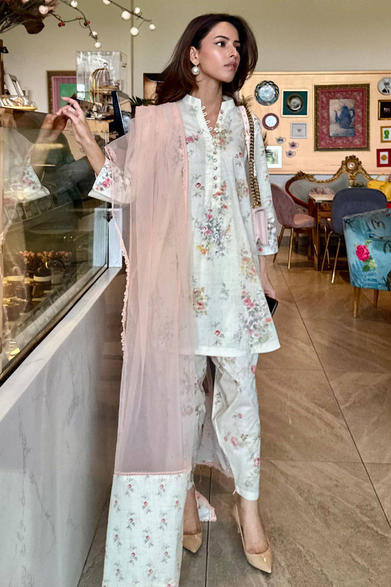 Picture of Sequenced Peach Petal Set