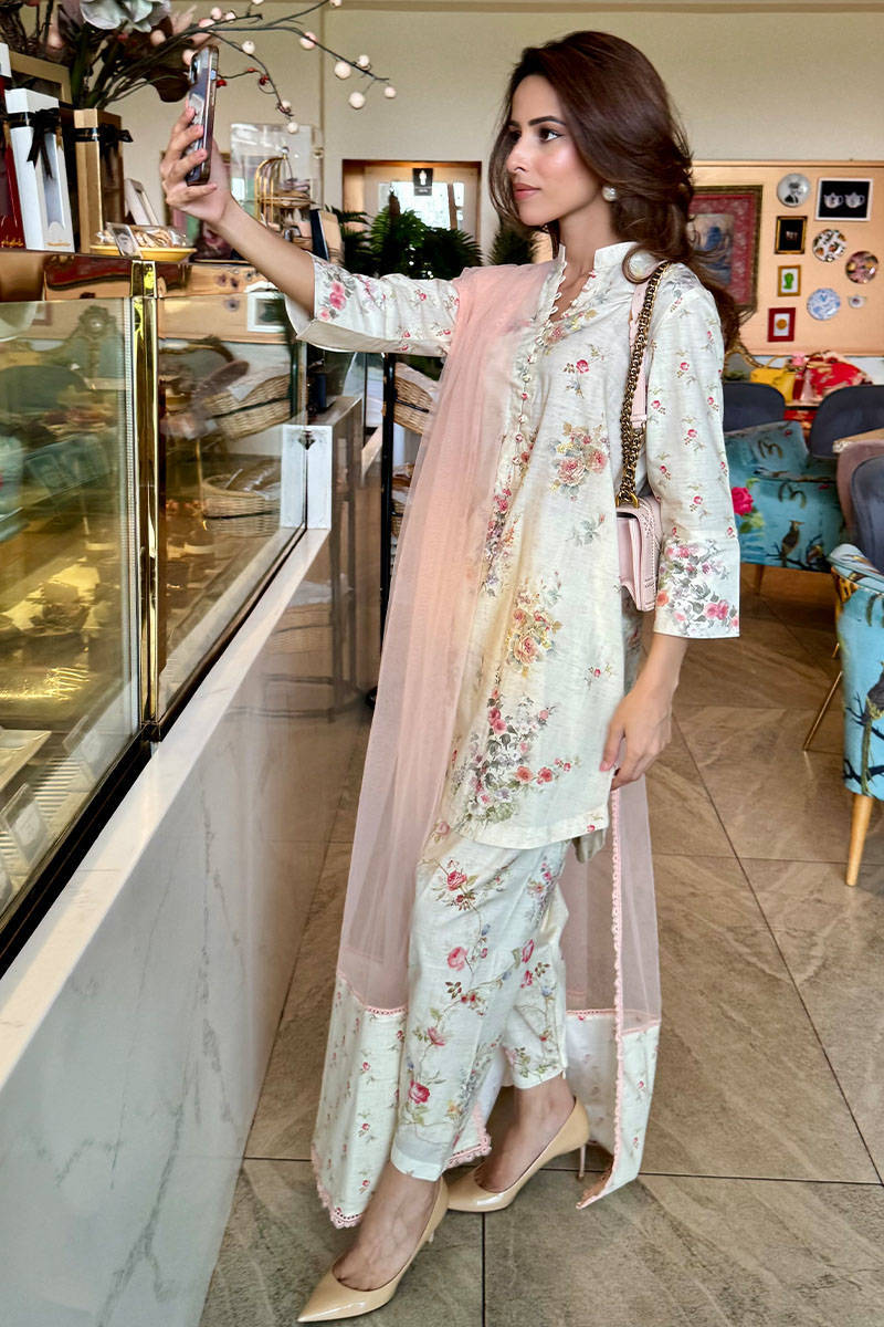 Picture of Sequenced Peach Petal Set