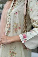 Picture of Sequenced Peach Petal Set