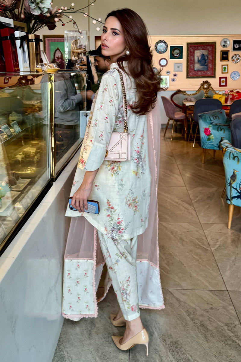 Picture of Sequenced Peach Petal Set