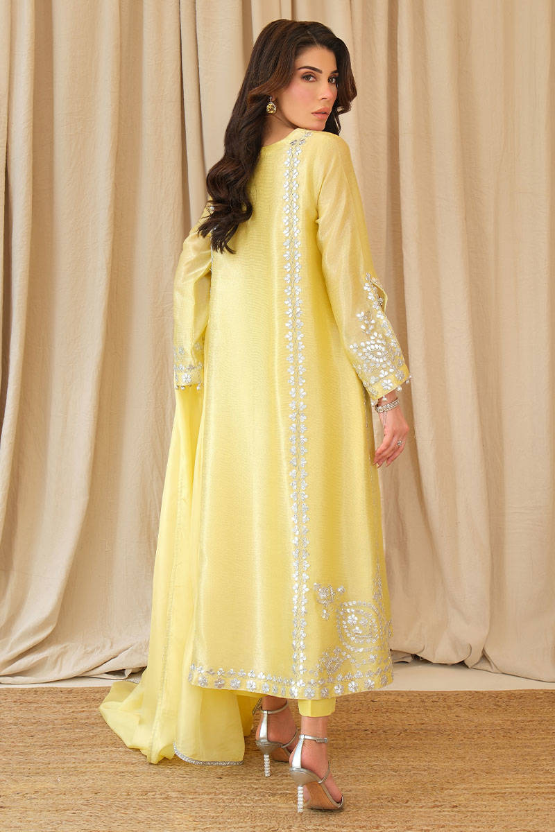 Picture of Ziya with pants