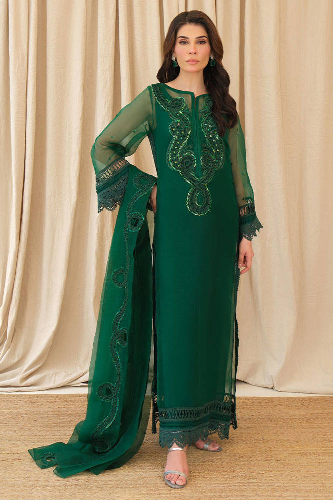 Picture of Zareen with pants