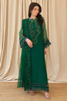 Picture of Zareen with pants