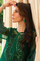 Picture of Zareen with pants