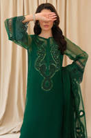 Picture of Zareen with pants