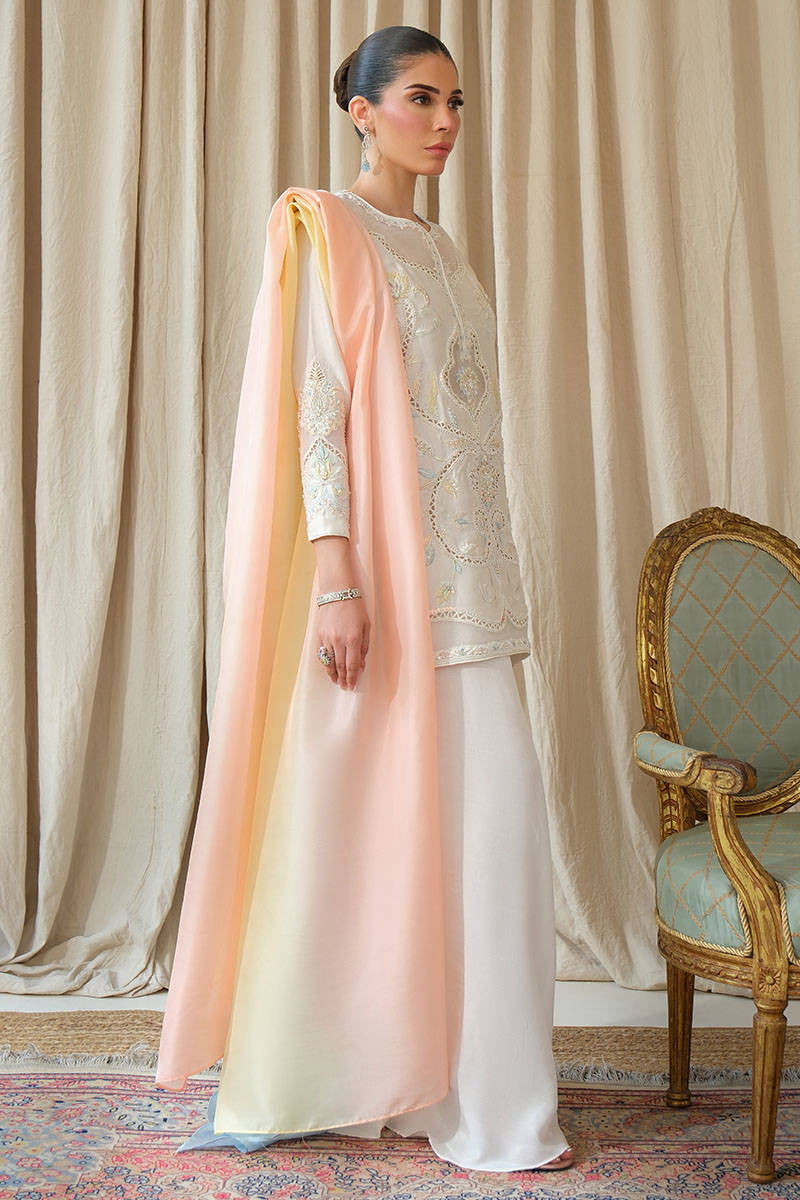 Picture of Ayla with pants