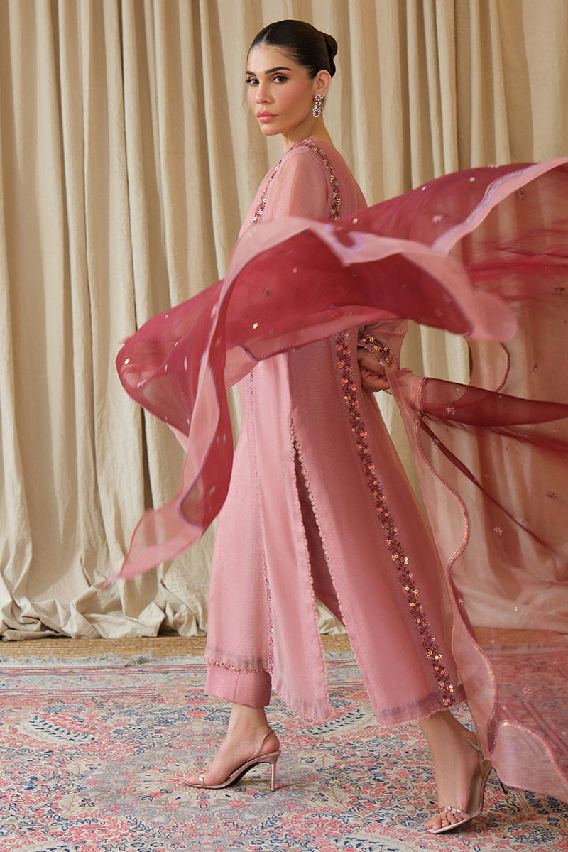 Picture of Mahnoor - shirt with pants