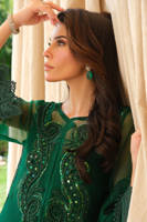 Picture of Zareen with pants