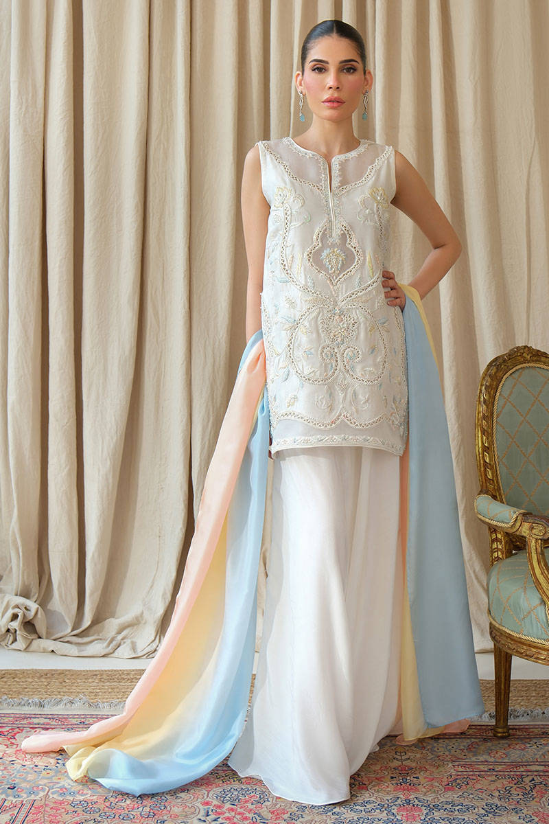 Picture of Ayla with pants