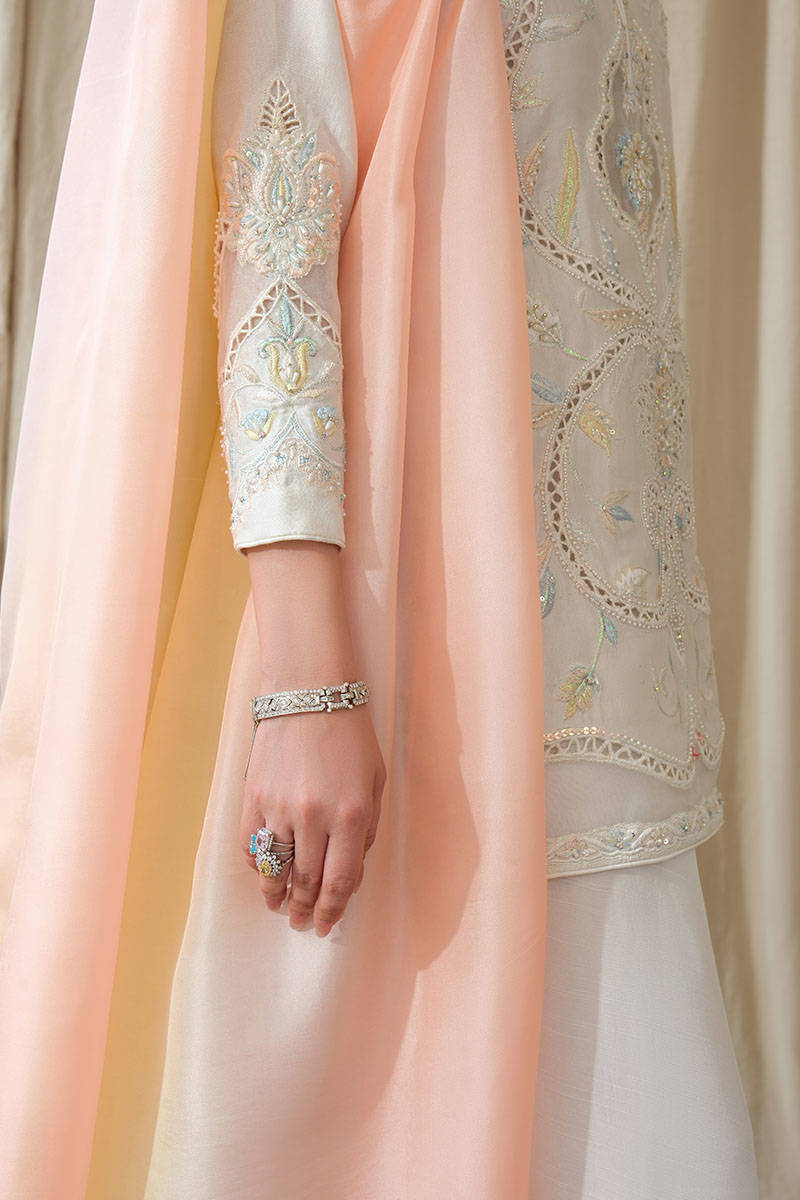 Picture of Ayla with pants